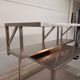 étagère murale en inox